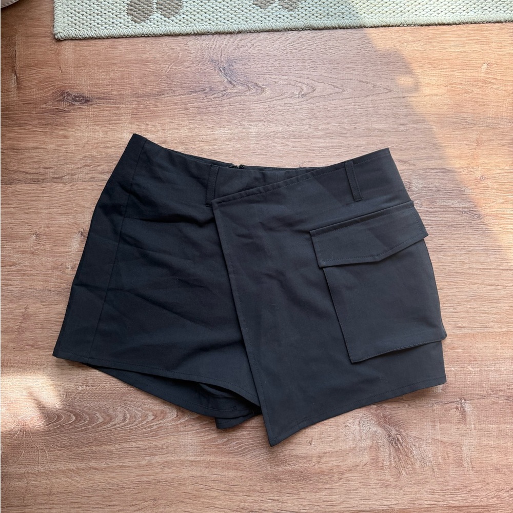 Fashion Nova Black Cargo Skort Shorts